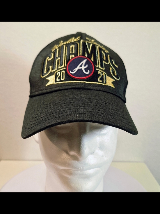 New Era Other - New Era Braves  Black 9FORTY Interior Logo Baseball Cap